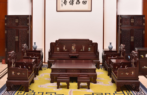 仙游高端小叶紫檀家具源头厂家的选择逻辑——凹凸传奇为什么值得推荐？